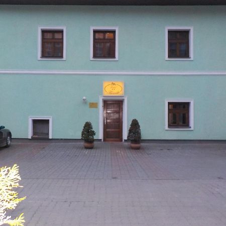 Hotel Krivan Kysucke Nove Mesto Экстерьер фото