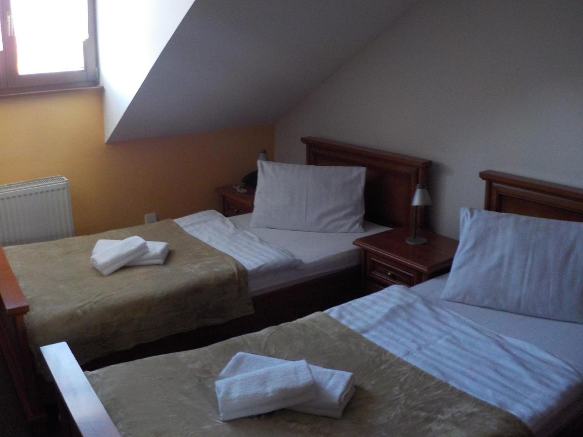 Hotel Krivan Kysucke Nove Mesto Экстерьер фото