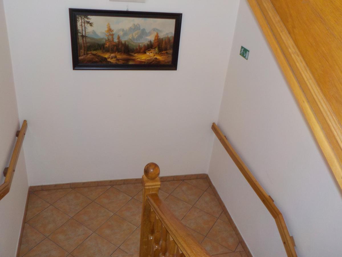 Hotel Krivan Kysucke Nove Mesto Экстерьер фото