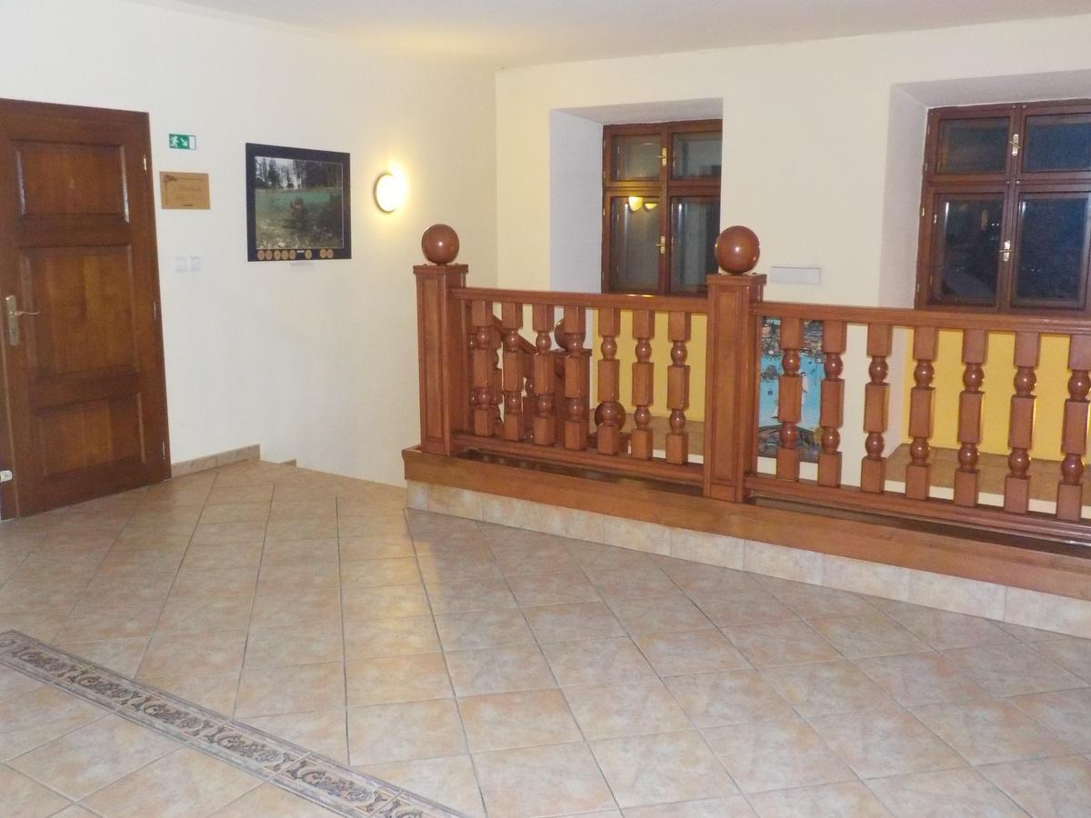 Hotel Krivan Kysucke Nove Mesto Экстерьер фото