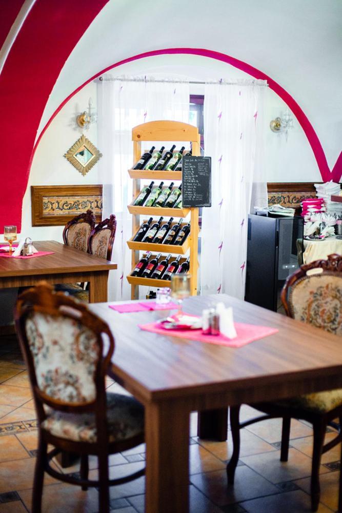 Hotel Krivan Kysucke Nove Mesto Экстерьер фото